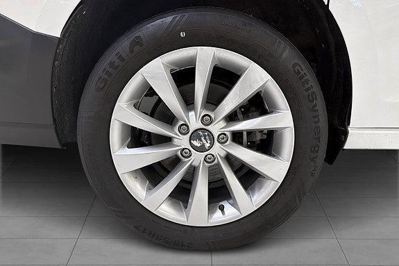 Volkswagen Caddy Maxi 26 of 27