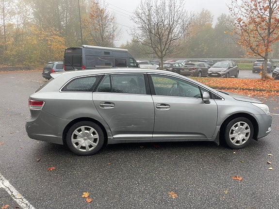 Toyota Avensis 5 of 5