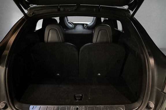 Tesla Model X 27 of 30
