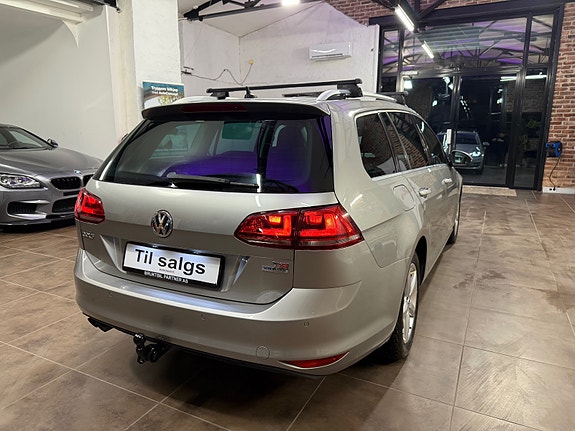Volkswagen Golf VII 13 of 30