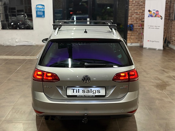 Volkswagen Golf VII 12 of 30
