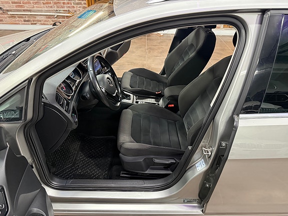 Volkswagen Golf VII 22 of 30