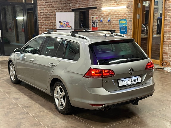 Volkswagen Golf VII 10 of 30