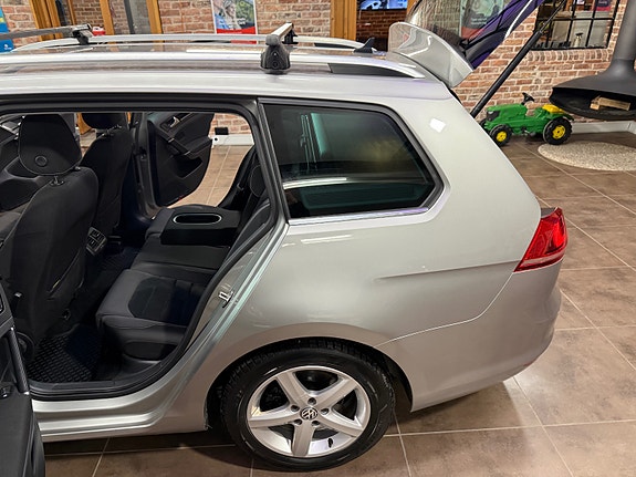 Volkswagen Golf VII 28 of 30