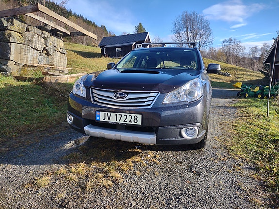 Subaru Outback 3 of 5