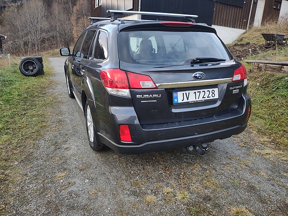 Subaru Outback 8 of 30