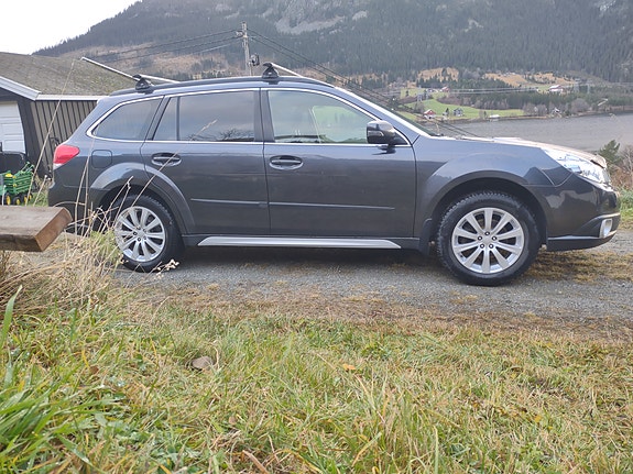 Subaru Outback 7 of 30