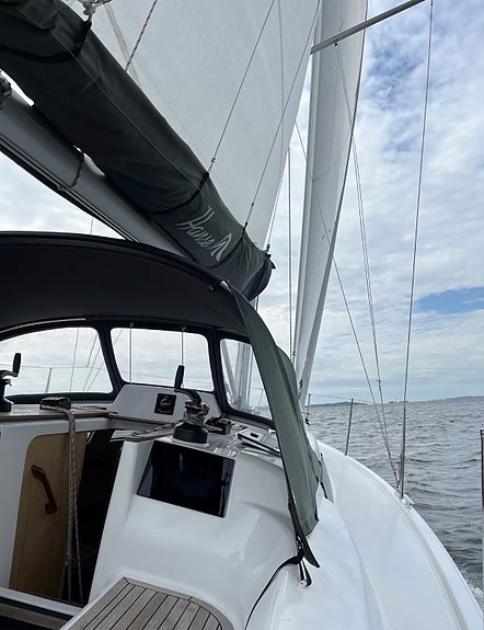 Hanse 315, 2017 mod 3 of 5