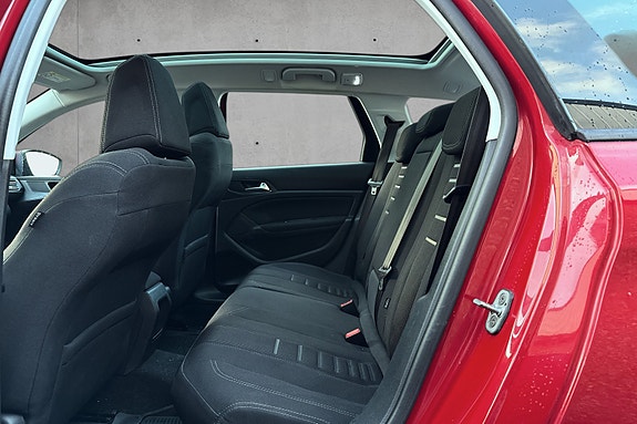 Peugeot 308 SW 16 of 22