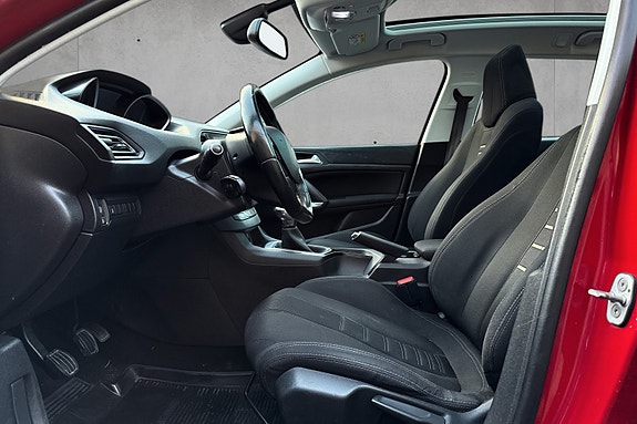 Peugeot 308 SW 18 of 22