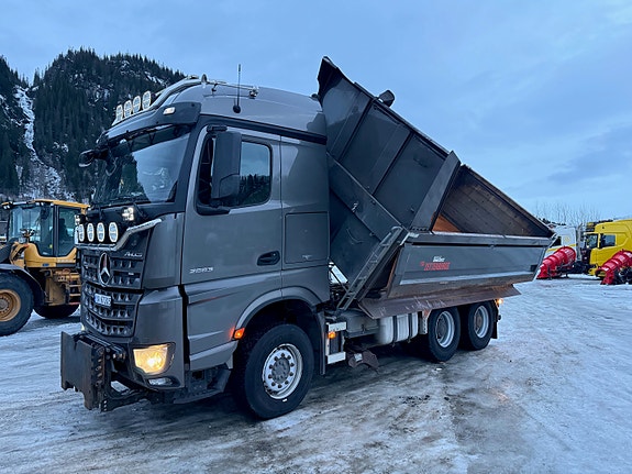 Mercedes-Benz Arocs 6x4 brøyterigget kombibil, laxolås, sidetipp og underskjær 22 of 30