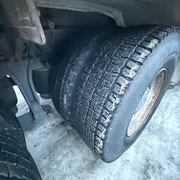 Mercedes-Benz Arocs 6x4 brøyterigget kombibil, laxolås, sidetipp og underskjær 29 of 30