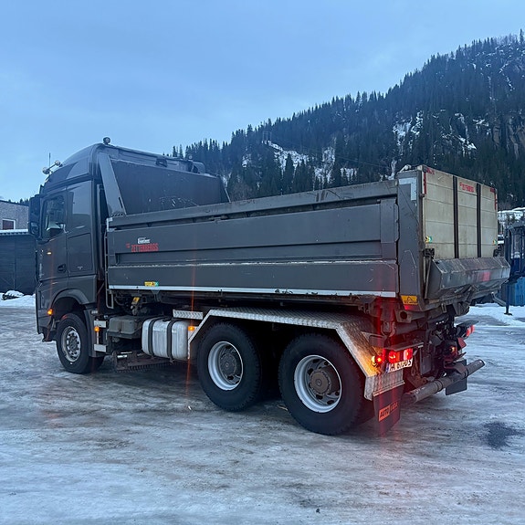 Mercedes-Benz Arocs 6x4 brøyterigget kombibil, laxolås, sidetipp og underskjær 5 of 30