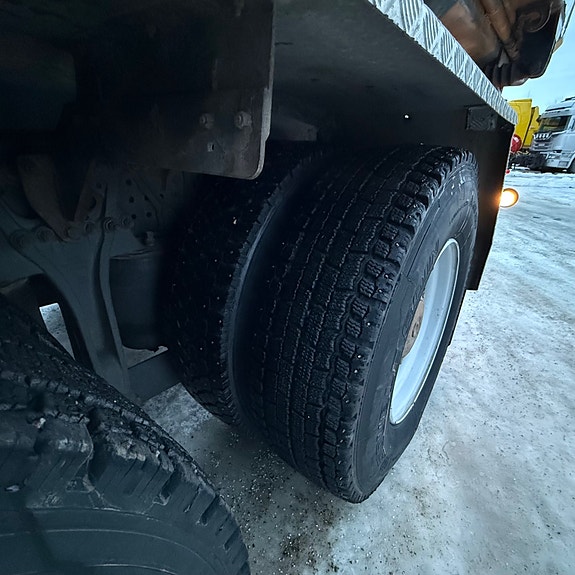 Mercedes-Benz Arocs 6x4 brøyterigget kombibil, laxolås, sidetipp og underskjær 27 of 30
