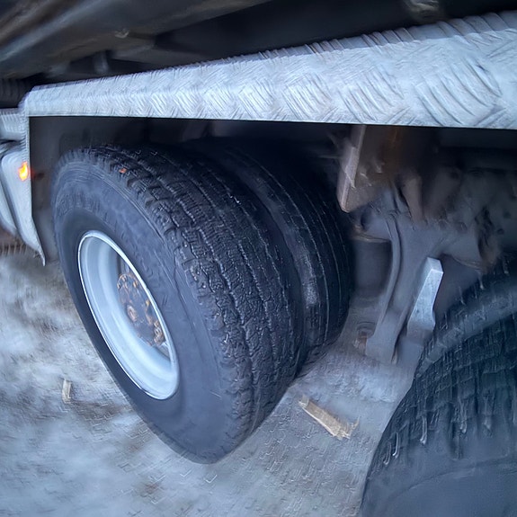 Mercedes-Benz Arocs 6x4 brøyterigget kombibil, laxolås, sidetipp og underskjær 28 of 30