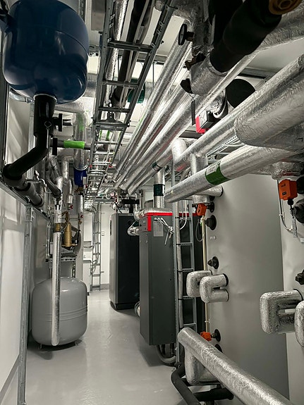 Nylig ferdig bergvarmeanlegg, Lutvann