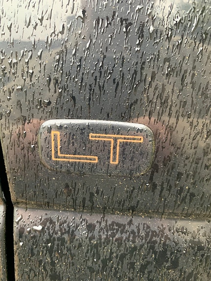 Chevrolet Suburban 5 of 5