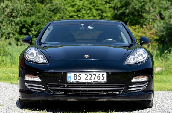 Porsche Panamera 2 of 5