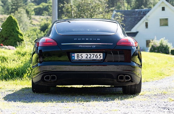 Porsche Panamera 5 of 5