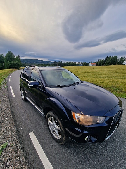 Mitsubishi Outlander 3 of 5