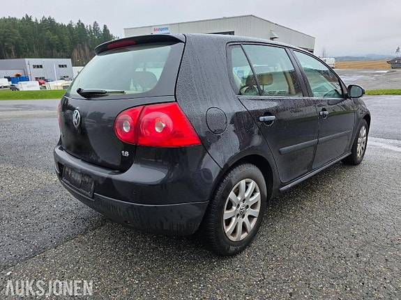 Volkswagen golf 5 of 5