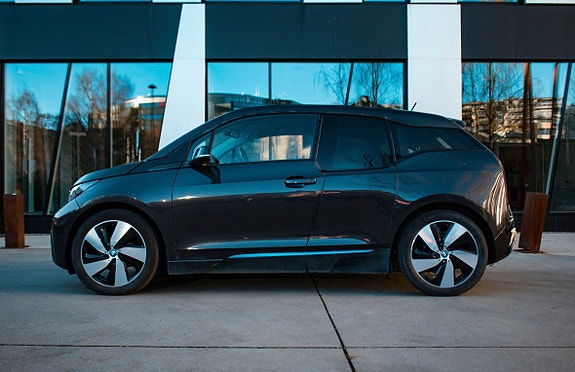 BMW i3 2 of 9