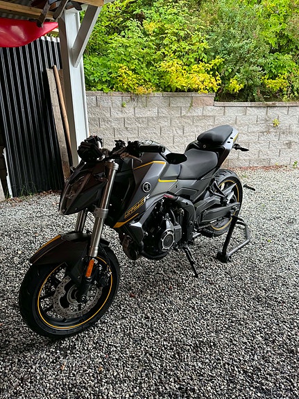 VOGE 525R 10 of 16