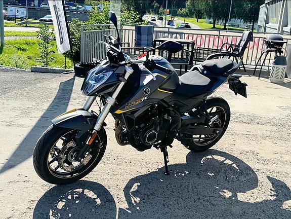 VOGE 525R 4 of 16