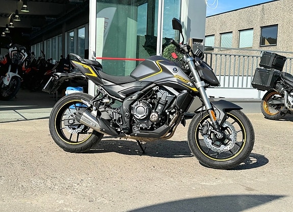 VOGE 525R 2 of 16