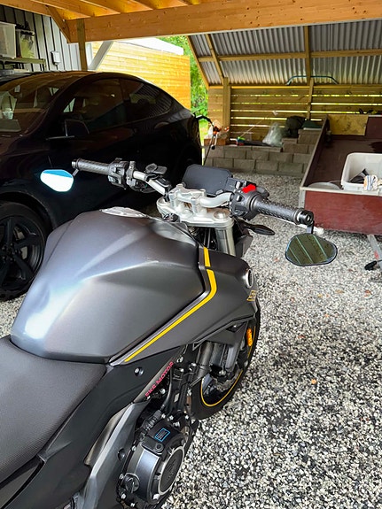 VOGE 525R 15 of 16