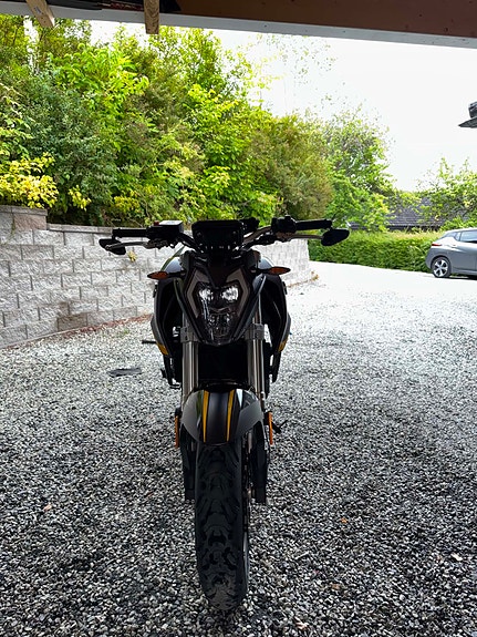 VOGE 525R 9 of 16