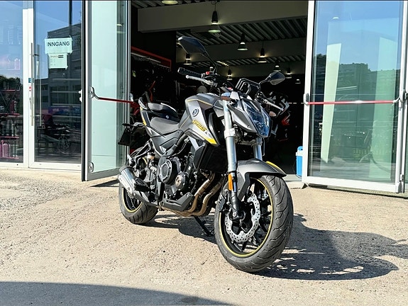 VOGE 525R 6 of 16