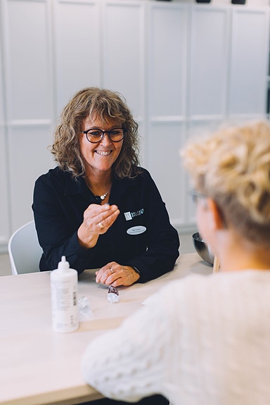 Inger, Optikerassistent/butikkansvarlig