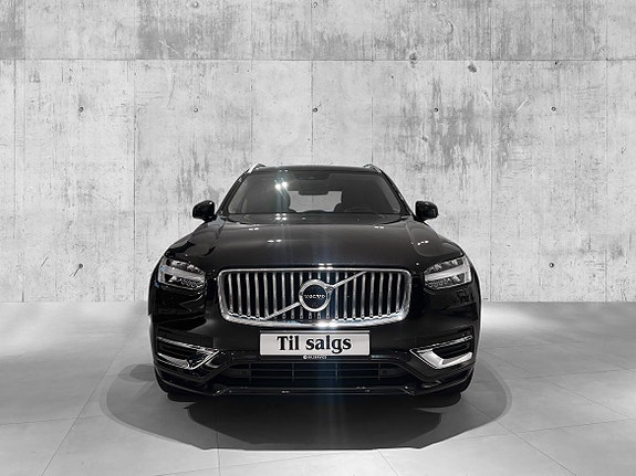 Volvo XC90 2 of 5
