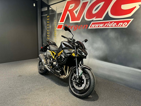 Kawasaki Z 900 3 of 13
