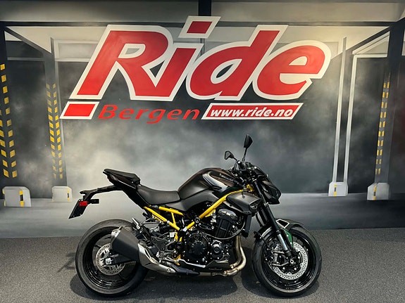 Kawasaki Z 900 4 of 13