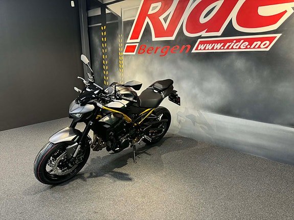 Kawasaki Z 900 7 of 13