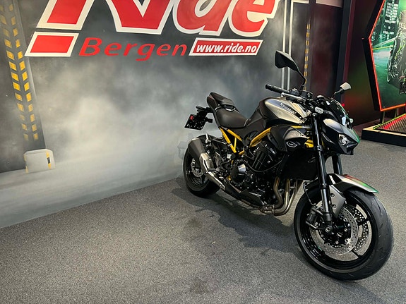 Kawasaki Z 900 8 of 13