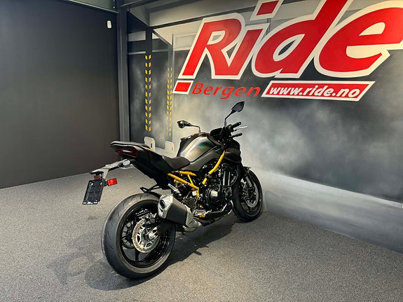 Kawasaki Z 900 11 of 13