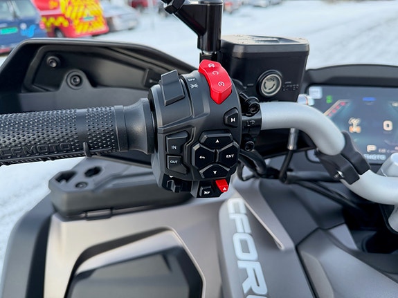 CFMOTO CFORCE 850 TOURING ABS (105km/t) 11 of 16
