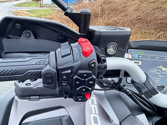 CFMOTO CFORCE 1000 TOURING PRO ABS (105 km/t) 8 of 16