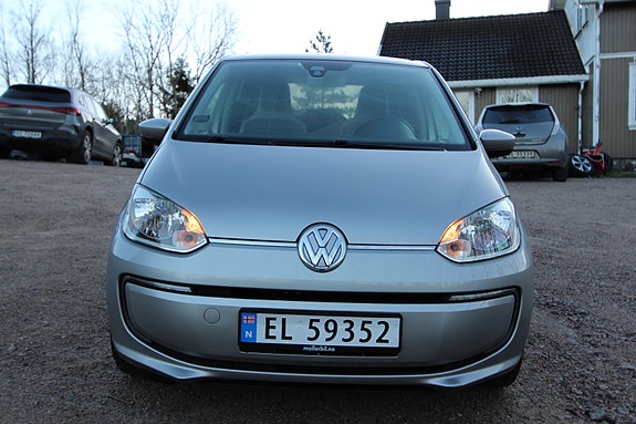 Volkswagen UP! 2 of 21