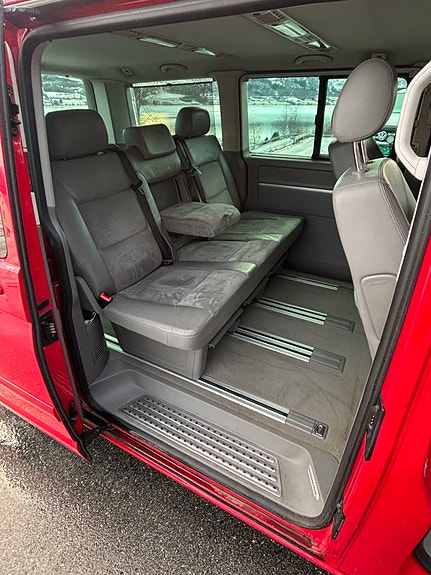 Volkswagen Multivan 17 of 30
