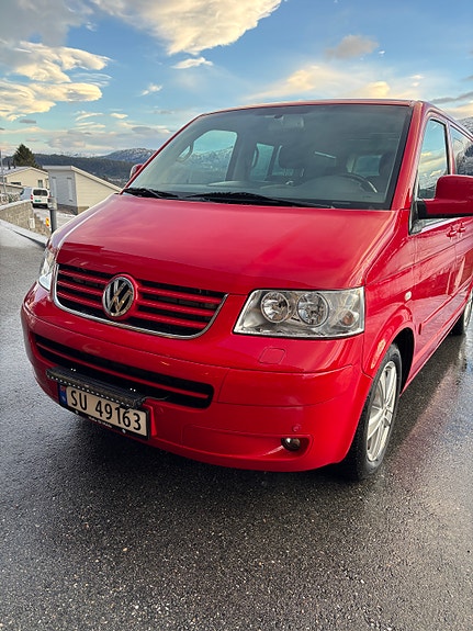 Volkswagen Multivan 2 of 30