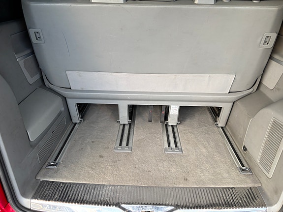 Volkswagen Multivan 21 of 30