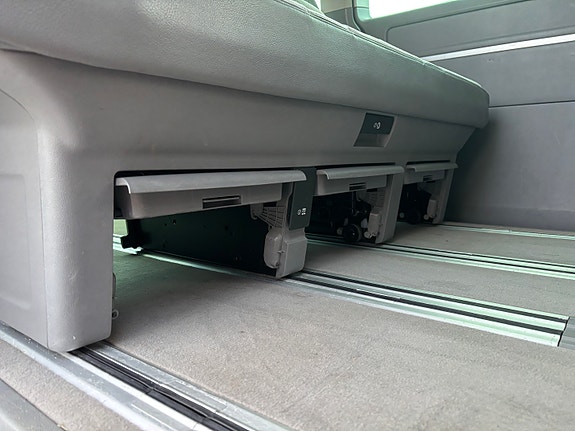 Volkswagen Multivan 24 of 30