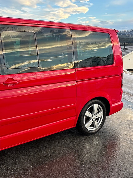 Volkswagen Multivan 12 of 30