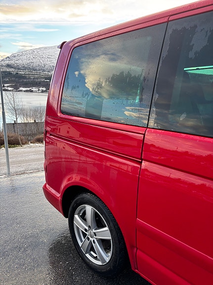 Volkswagen Multivan 11 of 30
