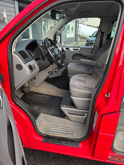 Volkswagen Multivan 18 of 30