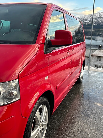 Volkswagen Multivan 9 of 30